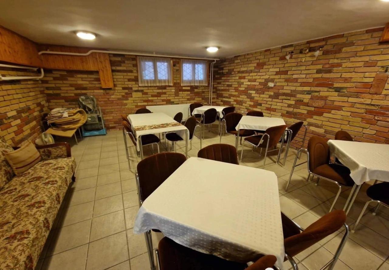 فندق Tang House 唐舍 بودابست المظهر الخارجي الصورة